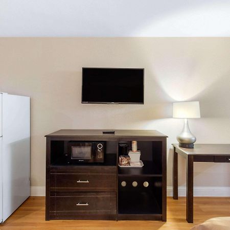 Quality Inn And Suites Port Arthur Nederland Екстериор снимка