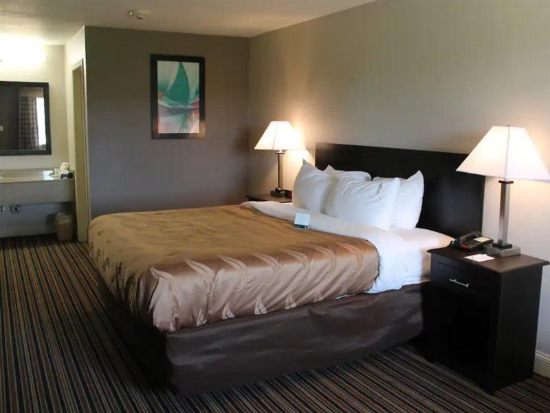 Quality Inn And Suites Port Arthur Nederland Екстериор снимка