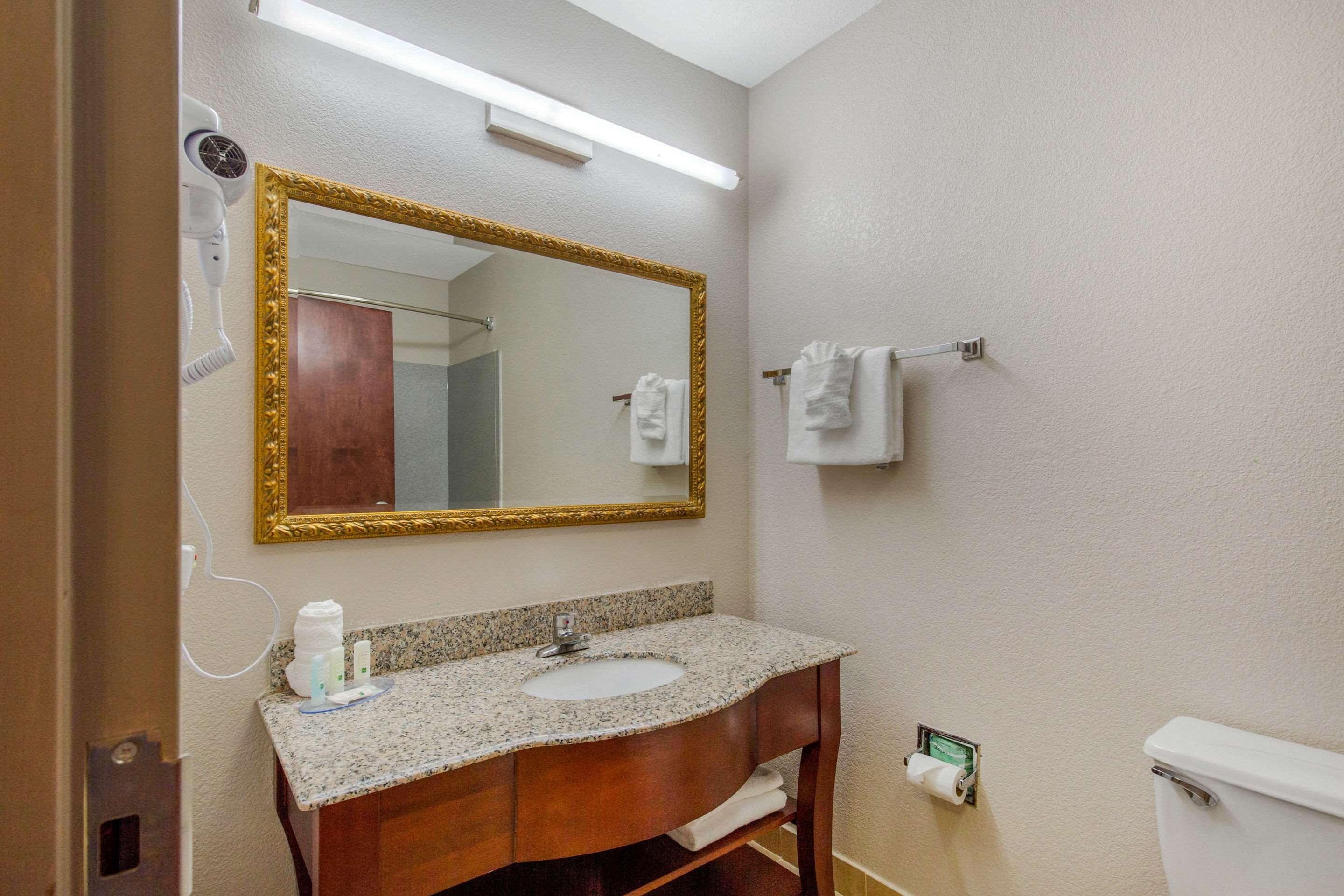 Quality Inn And Suites Port Arthur Nederland Екстериор снимка