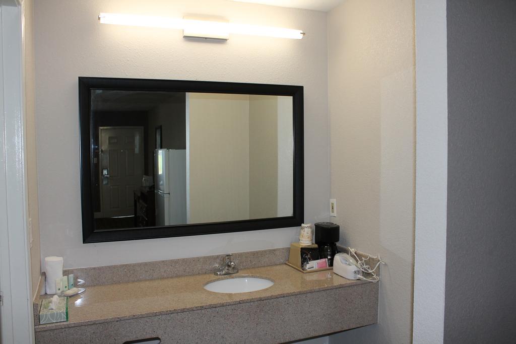 Quality Inn And Suites Port Arthur Nederland Екстериор снимка